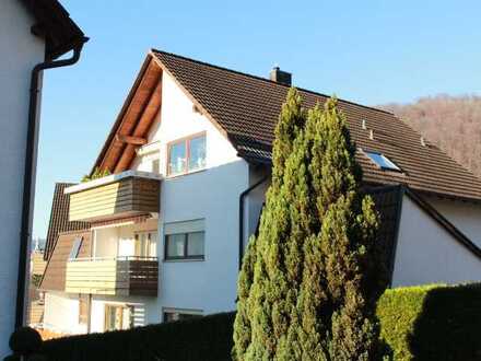 Schöne 2 Zimmer Wohnung mit Terrasse und Garage in ruhiger Lage