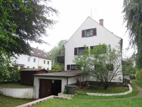 Renovierungsbedürftiges Einfamilienhaus mit ca. 120 m² Wfl. in Augsburg-Haunstetten