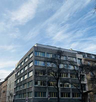 Exklusive 6 Zimmer-Wohung mit umlaufender Terrasse im Stadtteil Lehel nahe der Isar