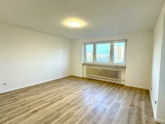 *NEU* Frisch renovierte 3-Zimmer Wohnung mit Balkon