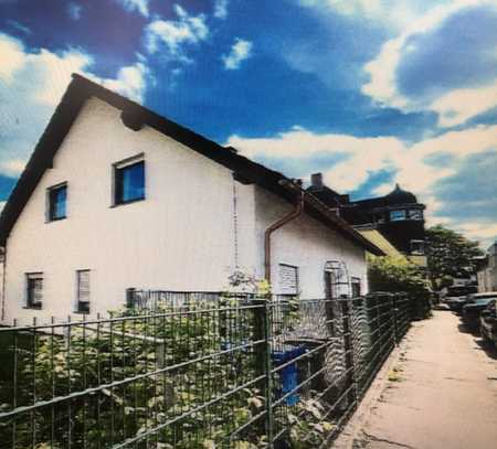 Geräumiges, günstiges Zweifamilienhaus in Koblenz Neuendorf untere Etage ist Barrieren frei/Rolli !