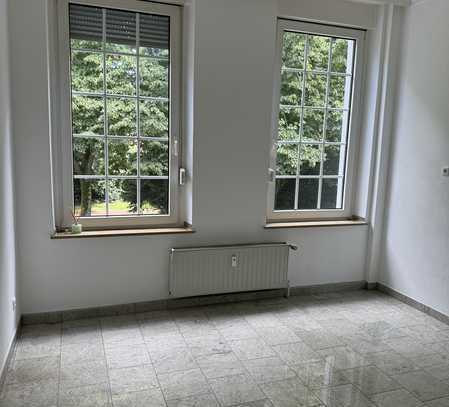 Geschmackvolle 2-Zimmer-Wohnung mit Dachterrasseund EBK in Kempen