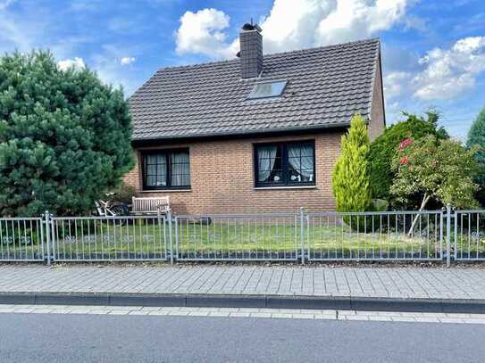 Gepflegtes 4-Zimmer-Einfamilienhaus mit EBK in Sankt Augustin