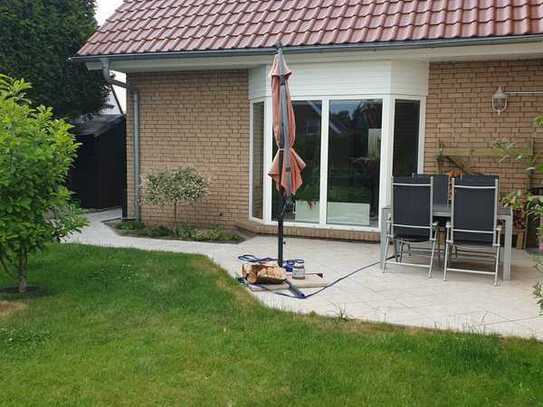 Gepflegte Doppelhaushälfte mit Garten und Carport in ruhiger Lage