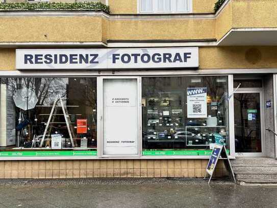 Helle Gewerbefläche mit Schaufenstern in zentraler Lage direkt an Residenzstr. [100 m²]