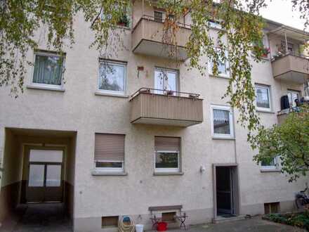 Sanierte 2-Raum-Wohnung mit Balkon und Einbauküche in Mannheim