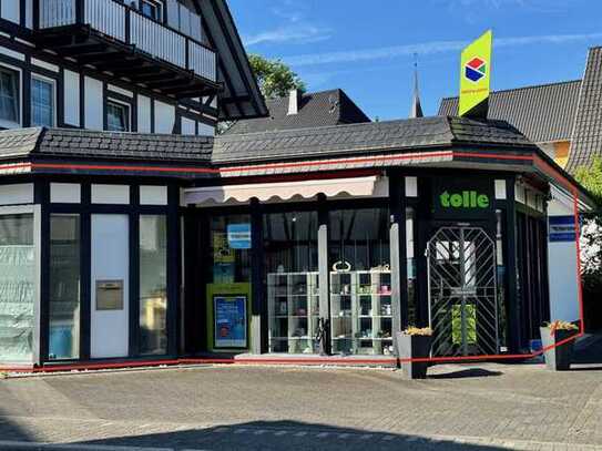 Zur Miete, ab sofort: Bürofläche/ Ladenlokal 84 qm im Erdgeschoss mit zusätzlichen Flächen im Kelle
