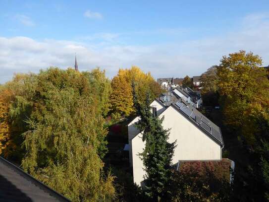 Modernisierte Wohnung mit zwei Zimmern und EBK in Wuppertal