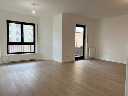 Frisch sanierte 3,5-Zimmer Wohnung mit Balkon & Stellplatz