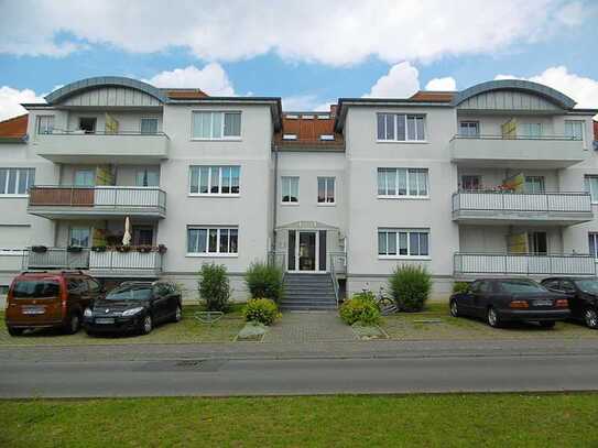 Schöne 3-Zimmer-Wohnung mit Balkon, Einbauküche und Stellplatz im Lindenzentrum