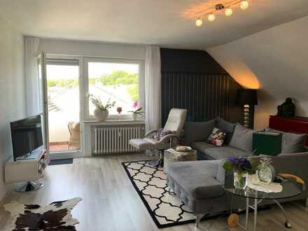 Schöne 2-Zimmer-DG-Wohnung mit Balkon in Schildgen-Nittum Bergisch- Gladbach