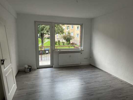 Modernisierte 2-Zimmer Wohnung mit Balkon in ruhiger Lage