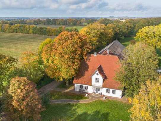 Repräsentativer Landsitz mit Hauskoppel und Stallbereich