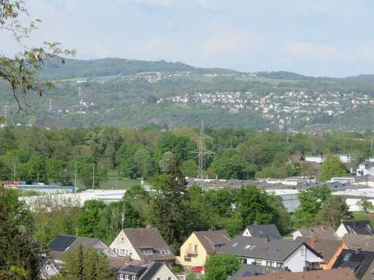Baugrundstück/Baulücke, grandiose Aussicht ins Rheintal