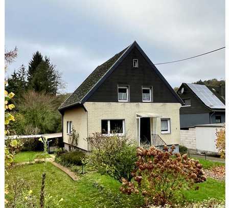 *** Freistehendes Einfamilienhaus mit Potenzial in Overath ***