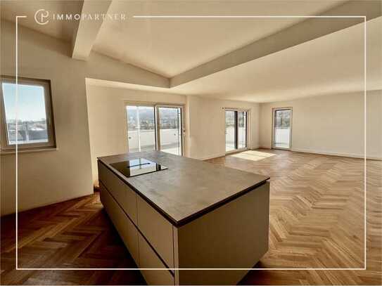 Einmalige Residenz mit privatem Aufzug, Designer-Küche und Panorama-Terrasse