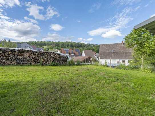 Umbauprojekt: Großzügiges Grundstück mit historischem Charme für zukünftiges Mehrfamilienhaus