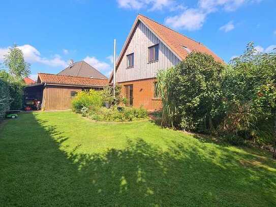 Individuelles Einfamilienhaus mit Carport und Sauna