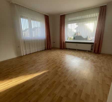 Helle, frisch renovierte 3-Zimmer-Wohnung in Kolenfeld