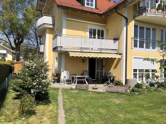 Stilvolle 3-Zimmer-Erdgeschosswohnung mit wunderschönen Garten und EBK in Rosenheim