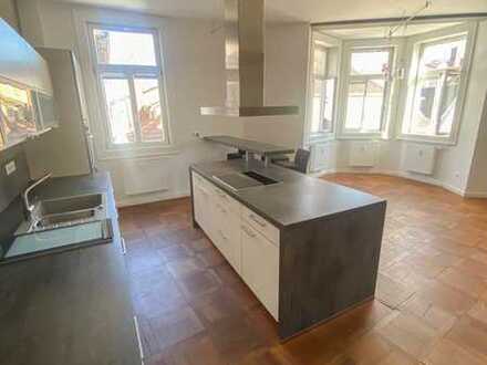 Moderne 3,5 Zimmer Altbau-Wohnung am Schlossplatz