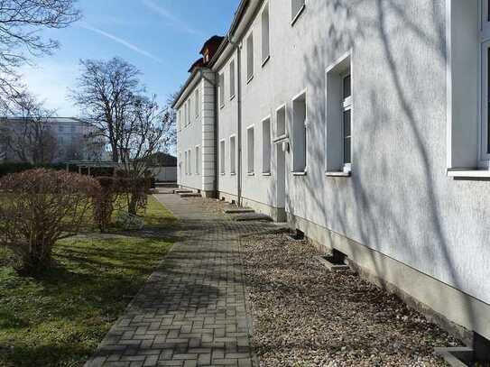 Wunderbar helle, großzügige Wohnung im Erdgeschoß