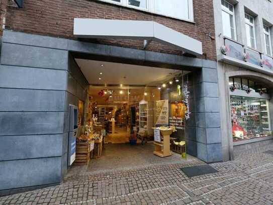 Geräumiges Ladenlokal im Herzen der Aachener Innenstadt am historischen Marktplatz !