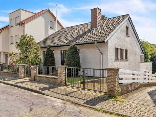 Provisionsfrei! Einfamilienhaus mit großem Grundstück in ruhiger Lage.