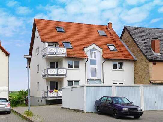 Hübsche Wohnung mit sonnigem Balkon, Garage im Haus ! +Stellplatz, Einbauküche in Hochdorf-Assenheim