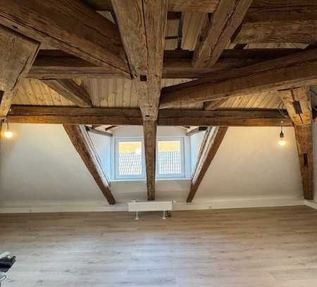 Schöne 1,5-Zimmer-Dachgeschosswohnung mit Terrasse in Amorbach