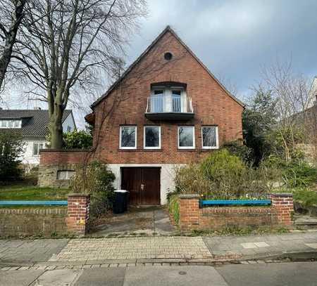 Tolles familienfreundliches freistehendes Einfamilienhaus in Aachen mit Garten