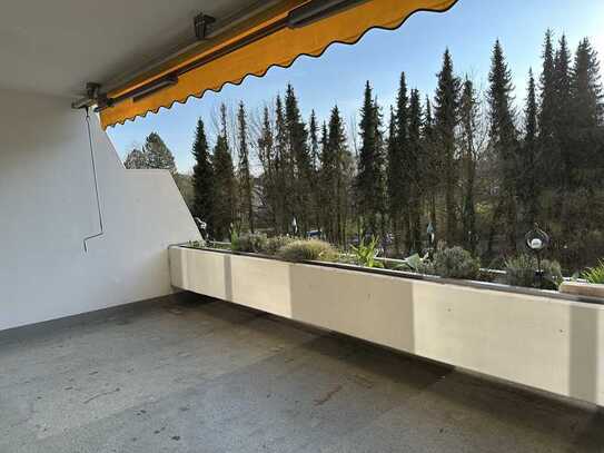 Sonnige, renovierte 3-Zimmer-Wohnung mit zwei Balkonen