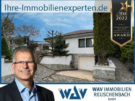 WALBERBERG: Modernisierter Bungalow mit Wintergarten und drei Bädern