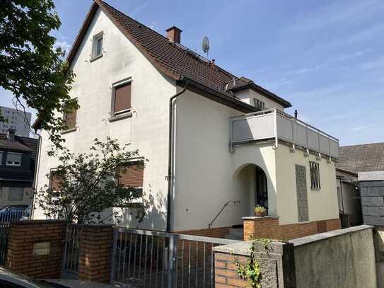 2-FAMILIENHAUS MIT GARAGE UND VIEL POTENZIAL *VON PRIVAT*