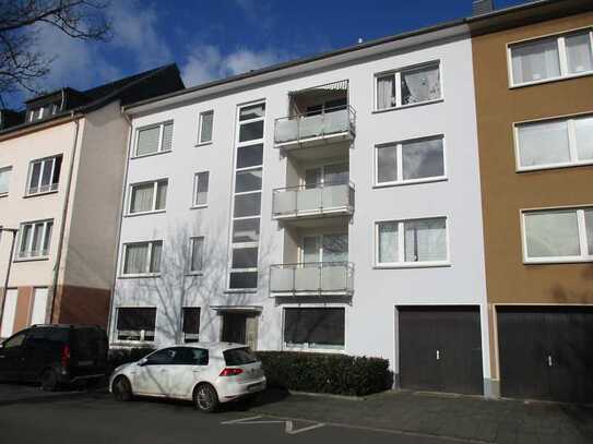 Schöne und modernisierte 3-Zimmer-Wohnung mit 2 Balkonen in Krefeld