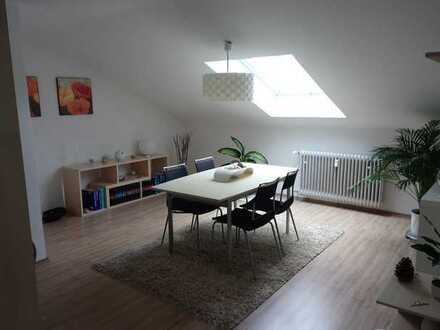 Helle 3 Zimmer Dachgeschosswohnung