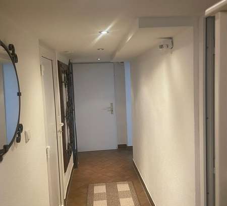 2-Zimmer-Souterrain-Wohnung mit EBK und Möbliert Arbeiter Unterkunft in Nürnberg