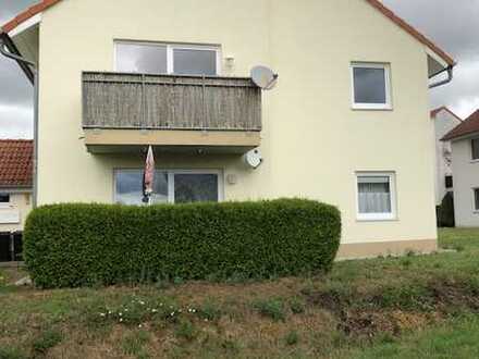 Ruhiges Wohnen in zwei Zimmern mit Balkon, Küche und Tageslichtbad