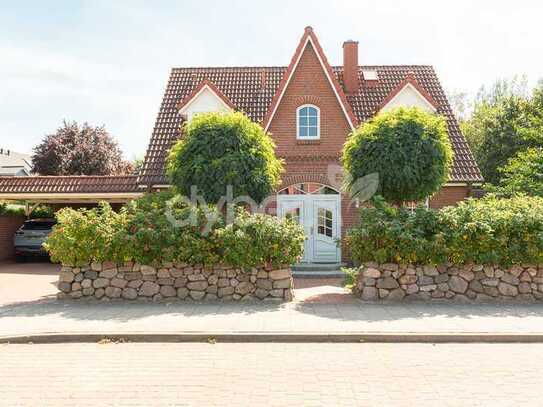 Wohnen auf hohem Niveau - hochwertiges und gepflegtes Friesenhaus in ruhiger Lage.