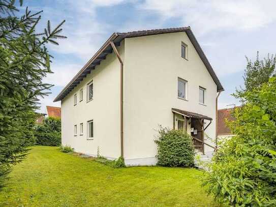 Zweifamilienhaus mit großem Garten in ruhiger Lage von Hilgertshausen.