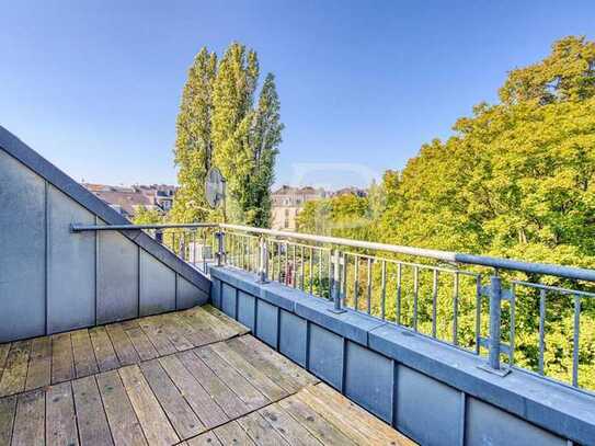 Einzigartige Altbau Dachgeschosswohnung mit Blick auf den Westpark