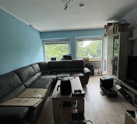 ** Ruhig gelegene 3 ZIMMER WOHNUNG MIT BALKON UND EBK **