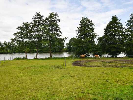 Umgebauter Resthof mit Platz für Wohnen, Arbeiten und Tiere in ruhiger Lage