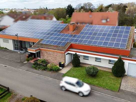 +++Ruhbank: Albert-Schweitzer-Haus mit 400 m² Nutzfläche und großer Erdgeschosswohnung mit Balkon...