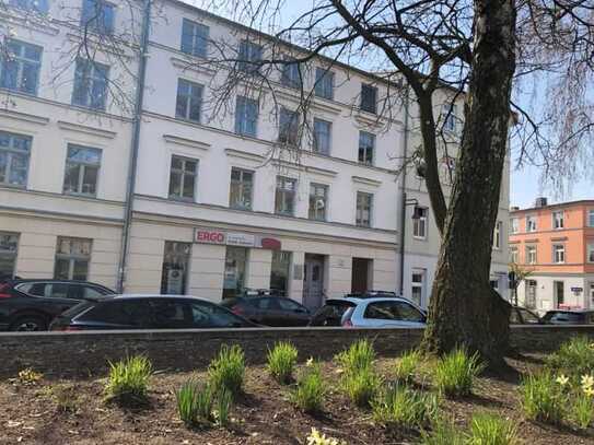 Attraktive Büro- und Ladenfläche am zentralen Karl-Liebknecht-Platz