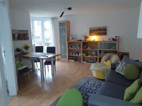 2,5 Zi-Wohnung sowohl möbliert als auch leer in München Moosach