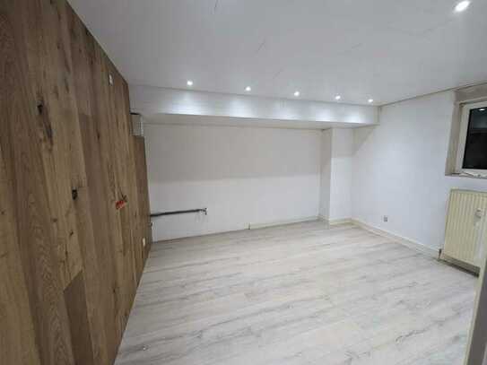 Neu sanierte Souterrain Wohnung