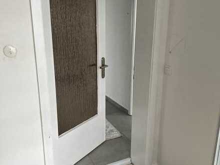 Neuwertige Wohnung mit drei Zimmern sowie Balkon und Einbauküche in Heilbronn