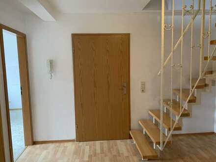 Freundliche 3-Zimmer-Maisonette-Wohnung mit Balkon im Herzen von Donzdorf