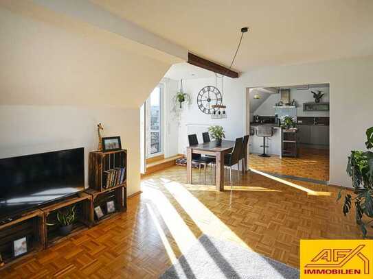 2 Zimmer Dachgeschosswohnung Modernes trifft auf Altbaucharme / Stellplatz optional
